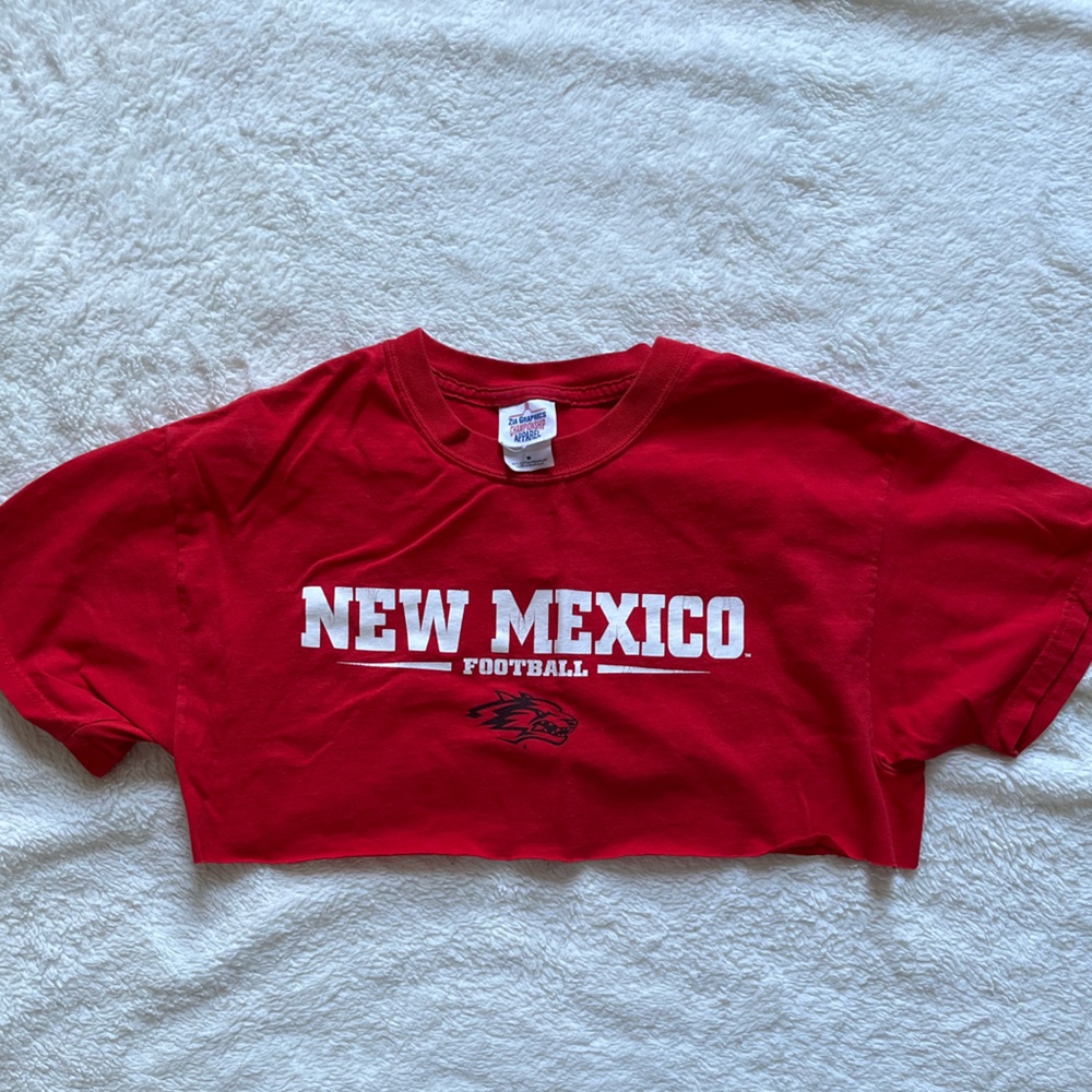 Red New mexico lobos zia graphics cropped t shirt size medium